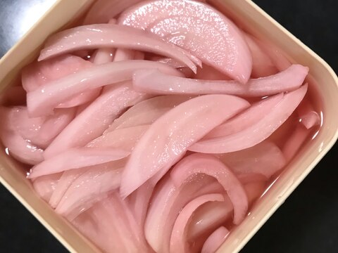 新玉ねぎの梅酢漬け